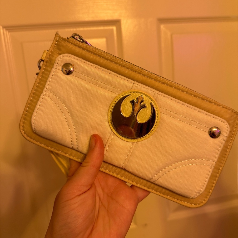 Loungefly Star Wars Leia wallet